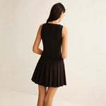 Elegant Sleeveless Pleated Dress - black