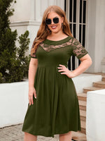 Geometric Chic: Your New Favorite Plus Size Midi Dress!