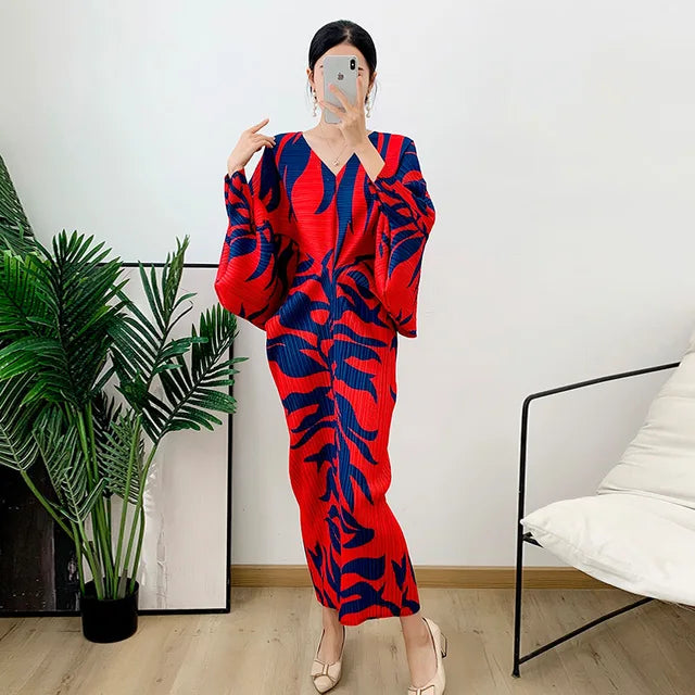 Pleated Loose V-neck Batwing Sleeve Maxi Dresses - runwayfashionista.com