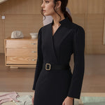 Effortless Elegance: The V-Neck Midi Dress - black