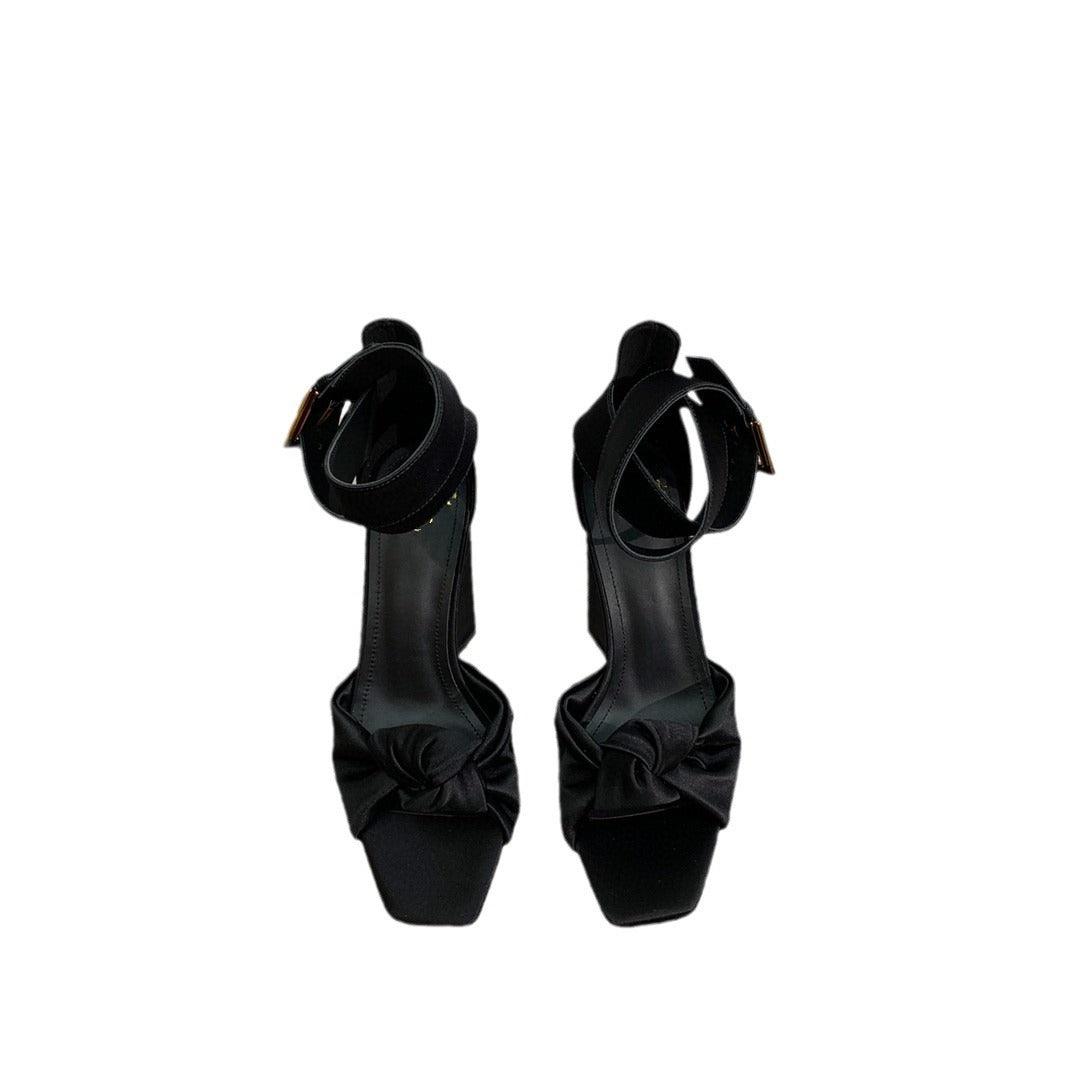 Buckle strap exposed toe sandals - runwayfashionista.com