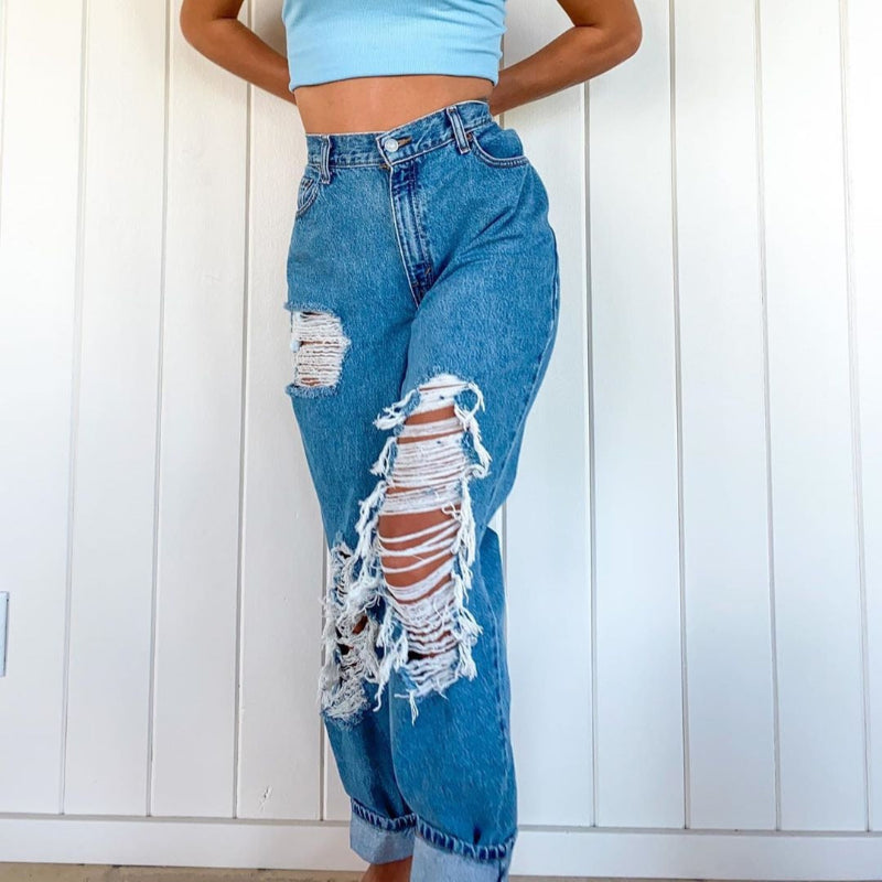 Urban Edge: The Spring and Summer Ripped Thin Jeans - blue