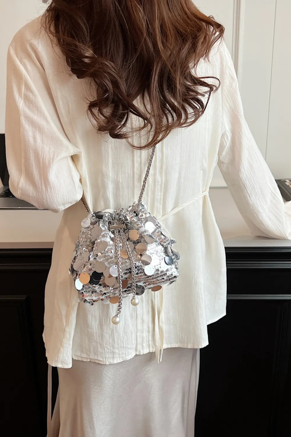 Drawstring Sequin Crossbody Bag - rnwayfashionista.com