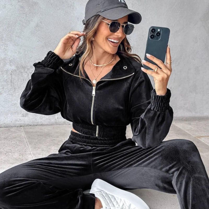 Long Sleeve Cropped Top and Pants Set - runwayfashionista.com