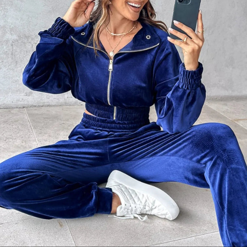 Long Sleeve Cropped Top and Pants Set - runwayfashionista.com