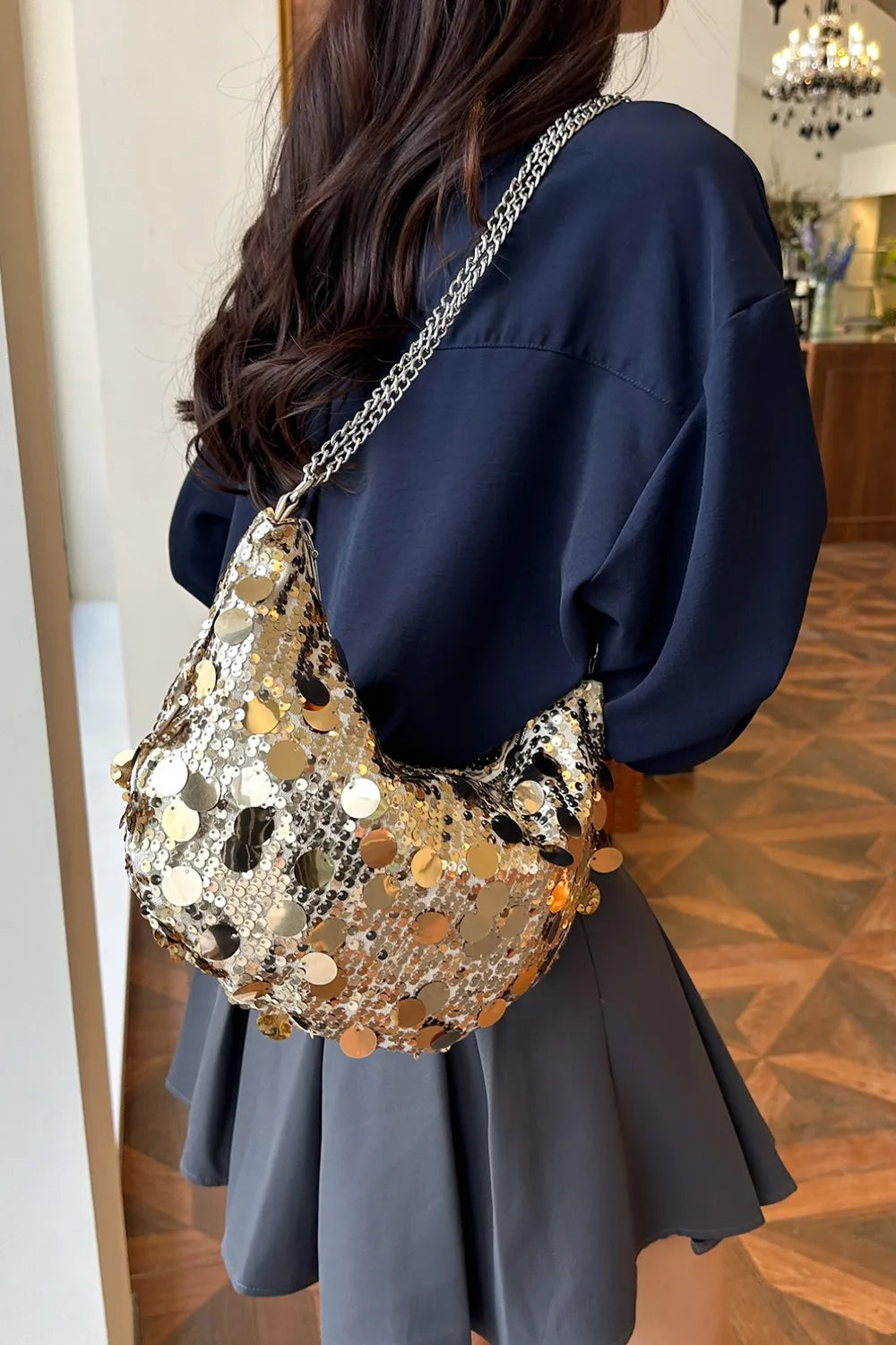 Sequin Chain Crossbody Bag - Adjustable & Stylish - rnwayfashionistacom