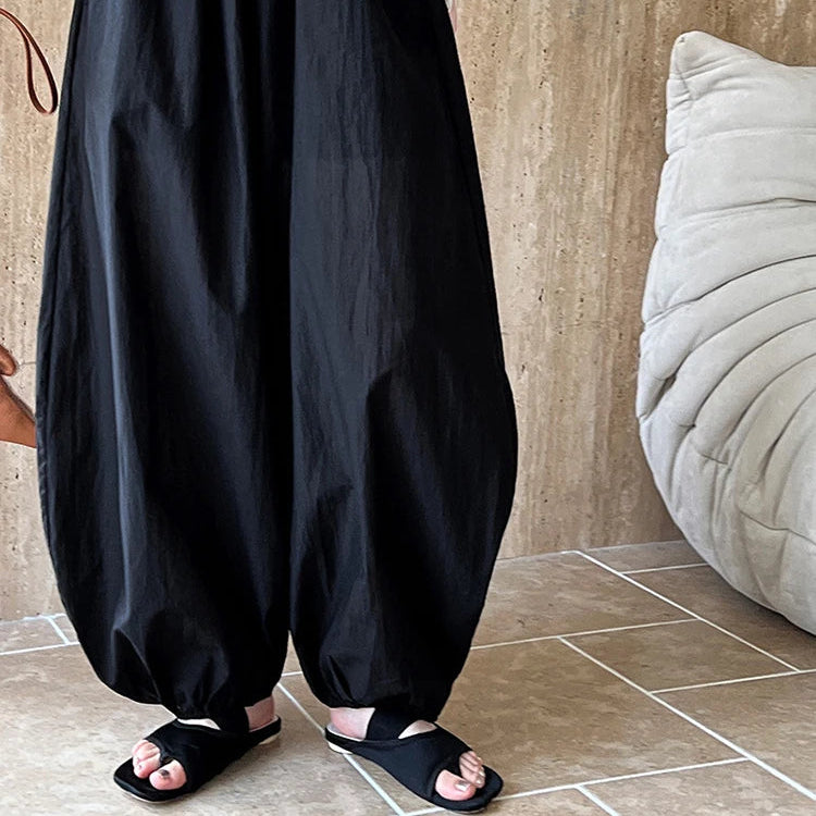 Loose Lantern Pants: Volume and Vogue