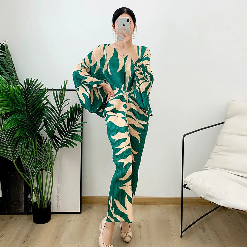 Pleated Loose V-neck Batwing Sleeve Maxi Dresses - runwayfashionista.com