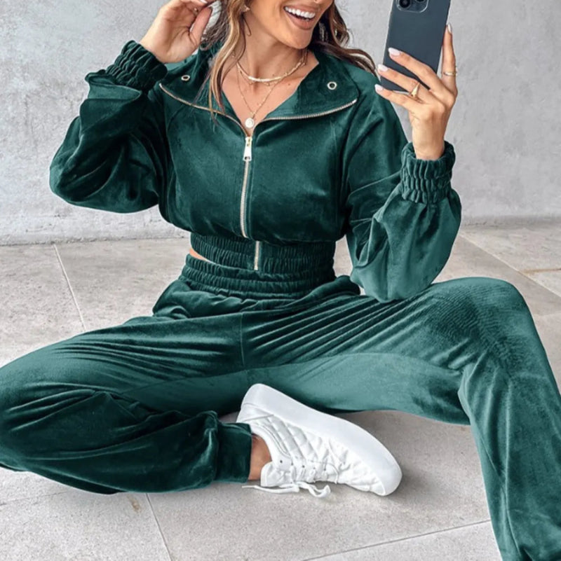 Long Sleeve Cropped Top and Pants Set - runwayfashionista.com