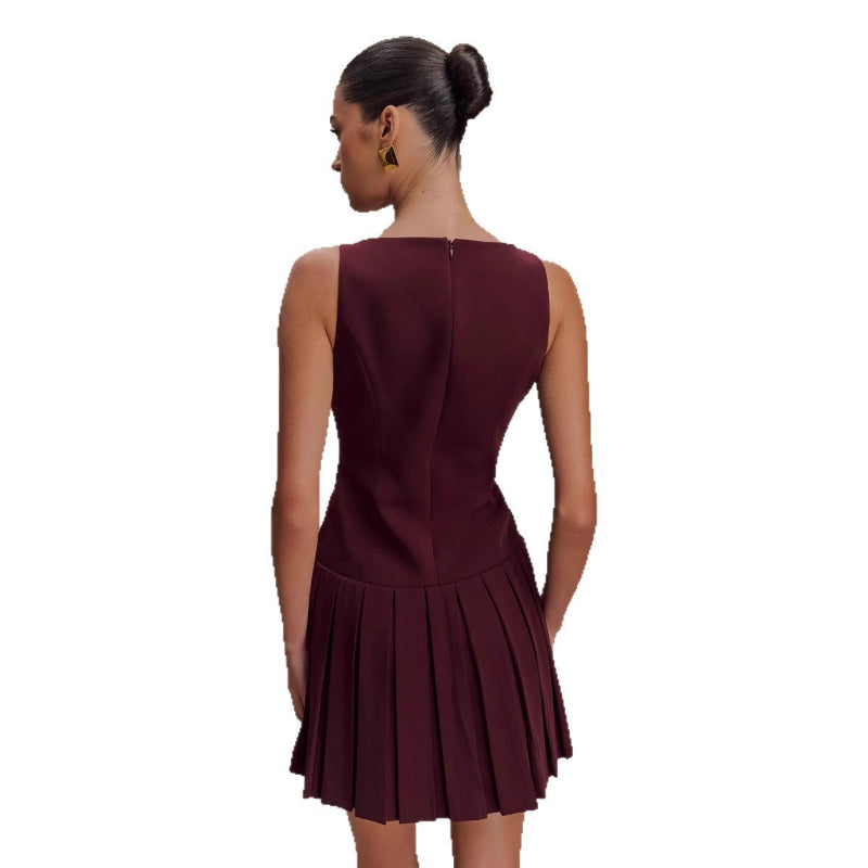 Elegant Sleeveless Pleated Dress - wine red