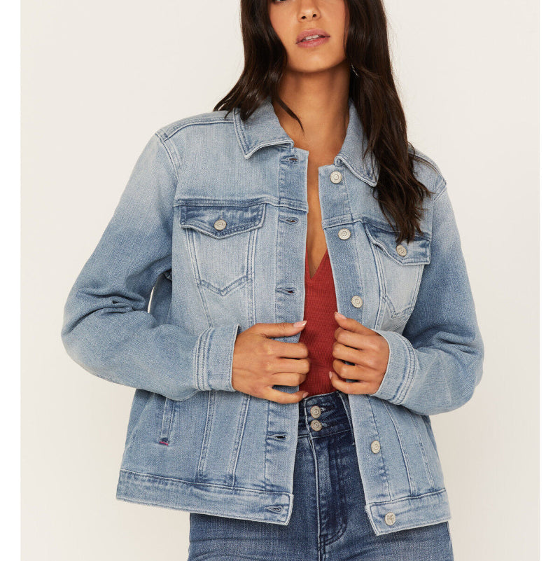 https://runwayfashionista.com/products/classic-light-wash-relaxed-denim-jacket