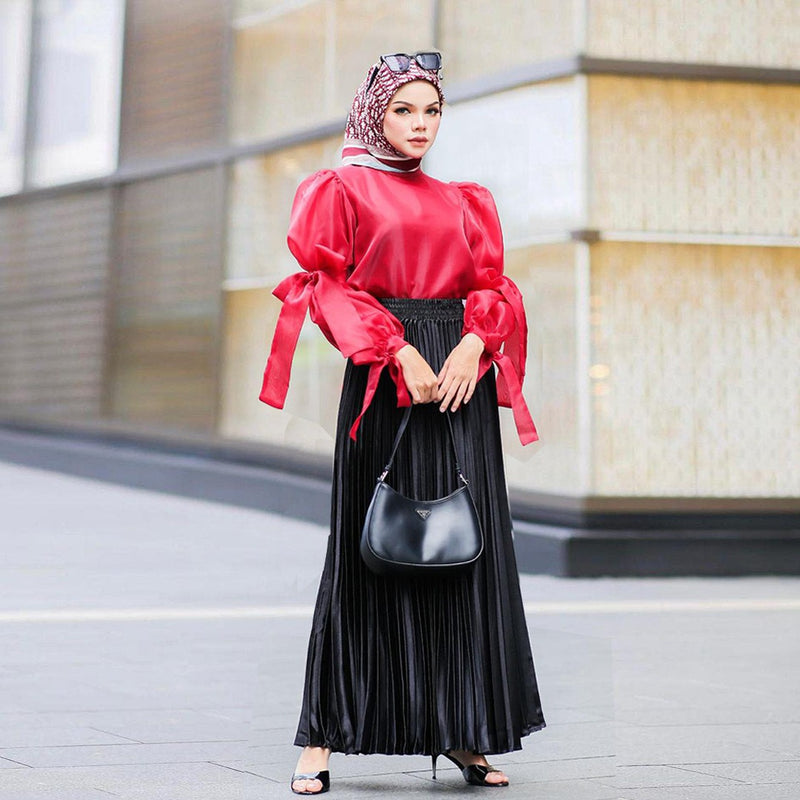 Floor length skirt - runwayfashionista.com