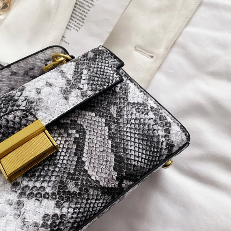 Chic Snakeskin Print PU Leather Crossbody Bag - runwayfashionista.com