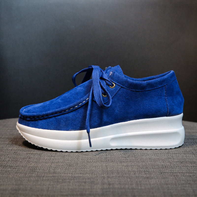 Casual Comfort: Women's Round Toe Lace-Up Mesh Sneakers - runwayfashionista.com