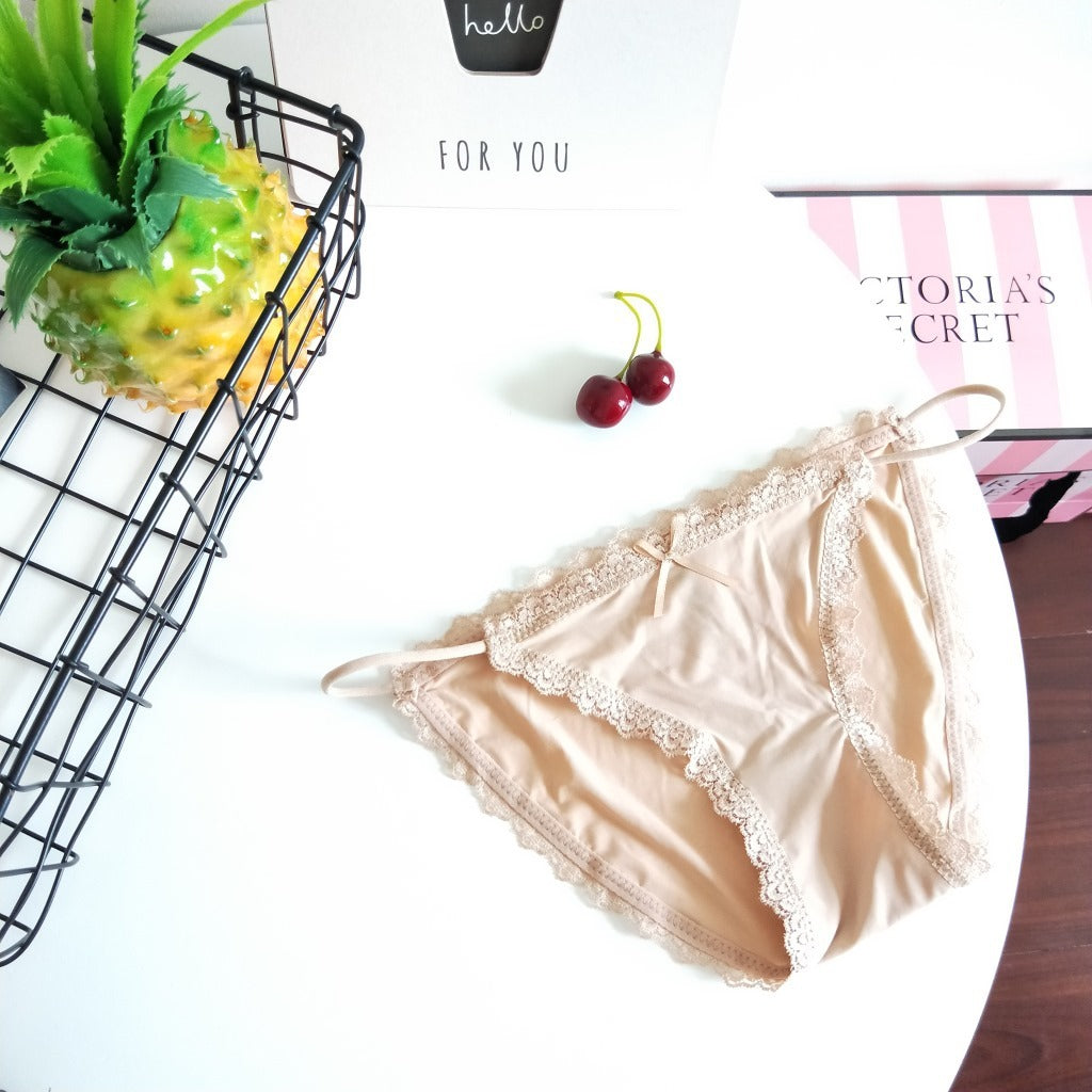 Ice Silk Traceless Lace Simple and Comfortable Panties - runwayfashionista.com