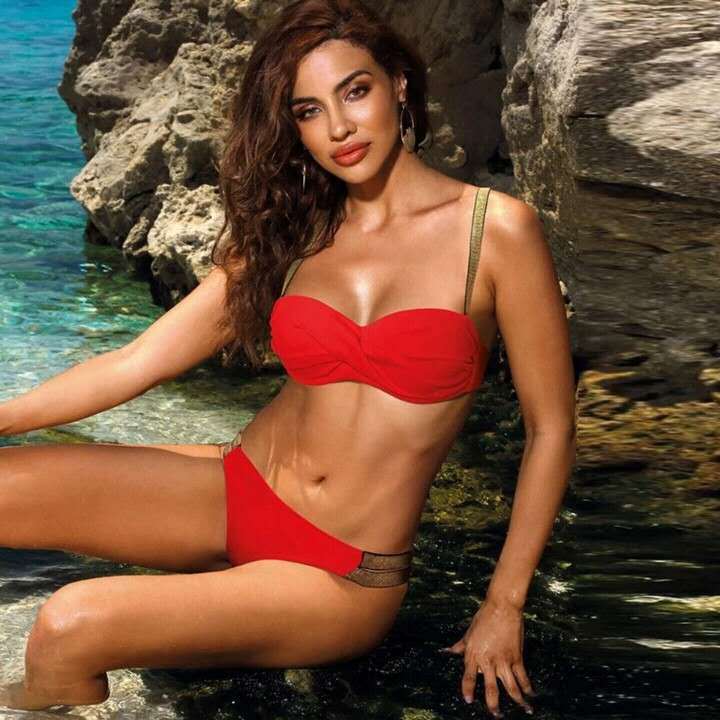 Mid-Waist Bandeau Gather Cup Bikinis - red