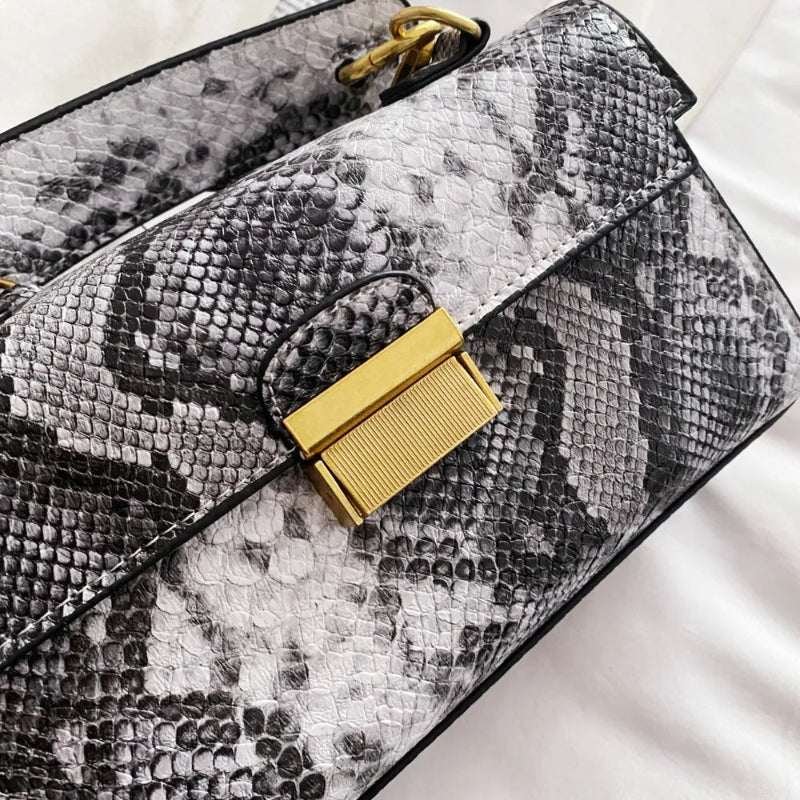 Chic Snakeskin Print PU Leather Crossbody Bag - runwayfashionista.com
