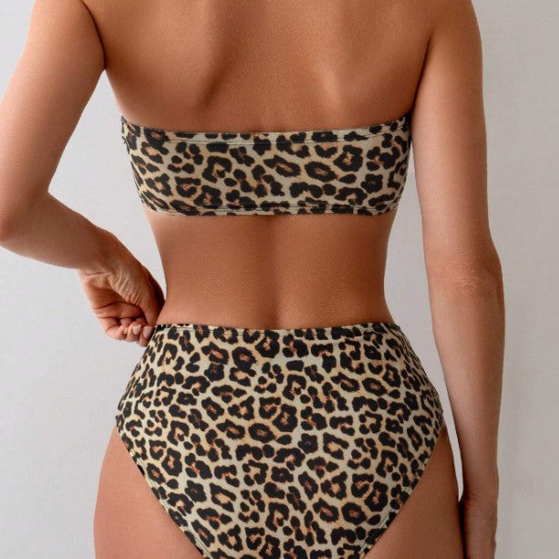 Slip into confidence with this sleek Tube Top Bikini—bold style, zero fuss.