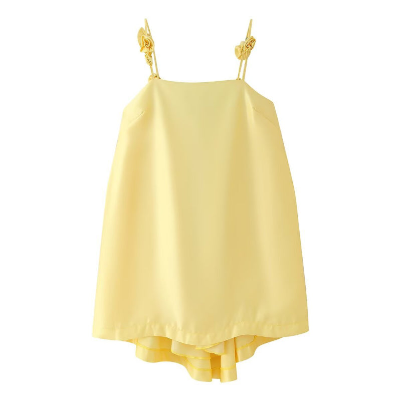 Make a bold statement in this satin strapless dress, featuring standout three-dimensional flower details for a daring look.