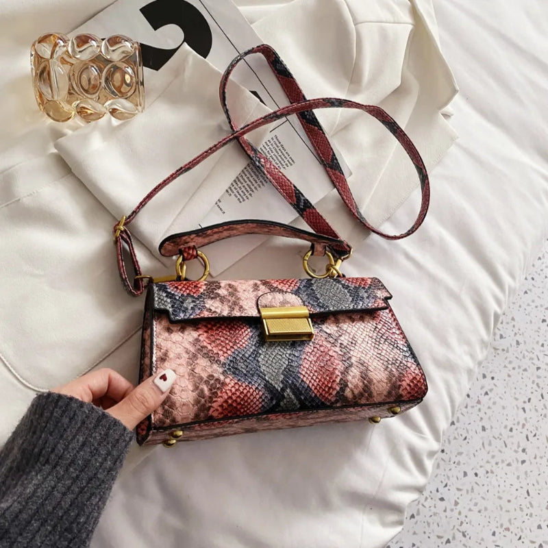 Chic Snakeskin Print PU Leather Crossbody Bag - runwayfashionista.com