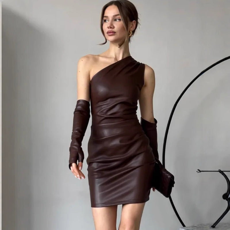 Daring & Stylish: The Curve-Highlighting Dress