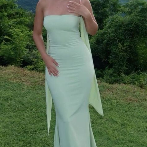 Elegant Strapless Ribbon-Trimmed Evening Gown