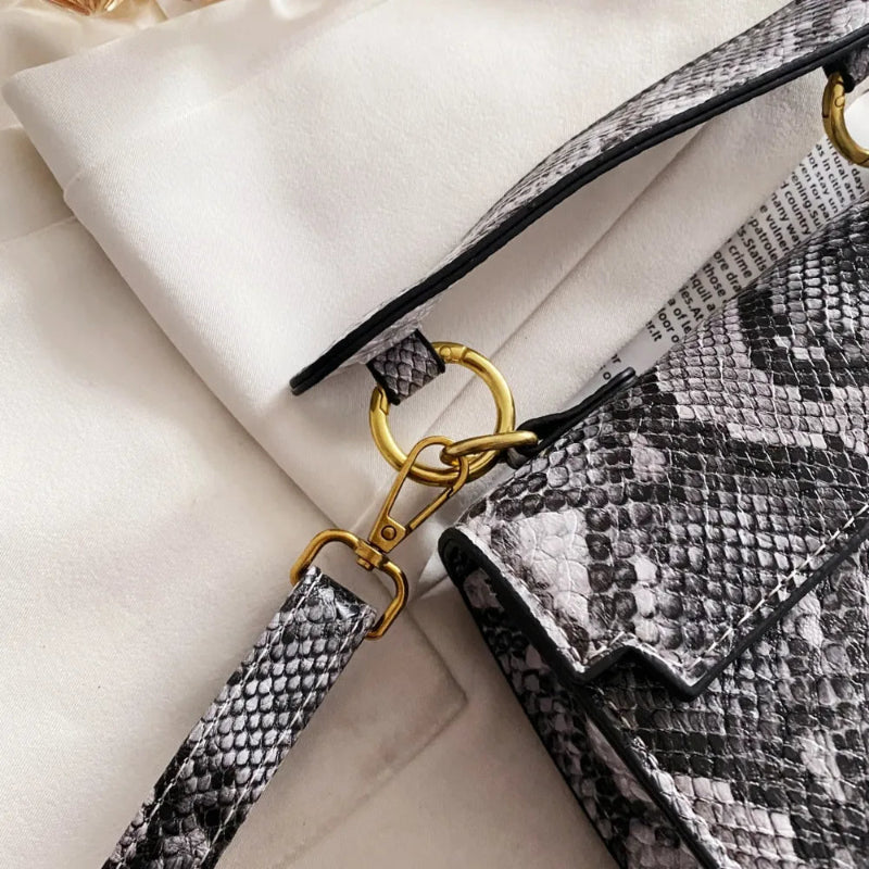 Chic Snakeskin Print PU Leather Crossbody Bag - runwayfashionista.com