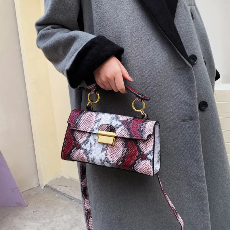 Chic Snakeskin Print PU Leather Crossbody Bag - runwayfashionista.com