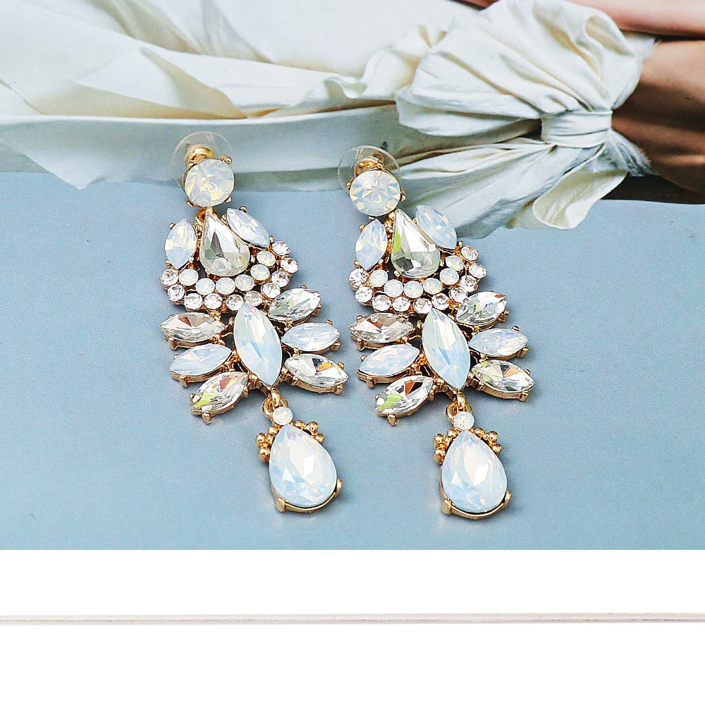 Vintage minimalist versatile elegant earrings - runwayfashionista.com