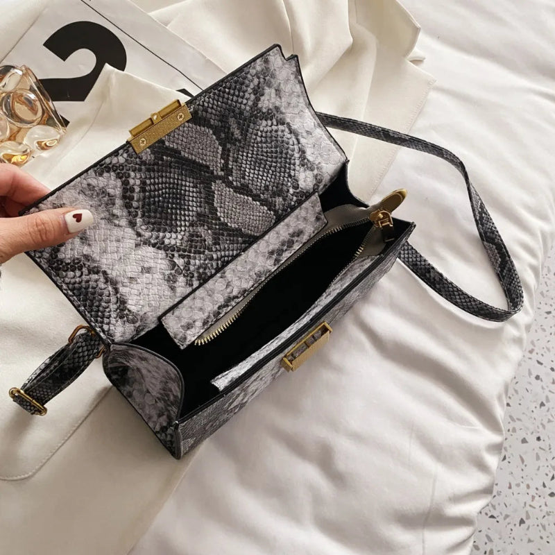Chic Snakeskin Print PU Leather Crossbody Bag - runwayfashionista.com