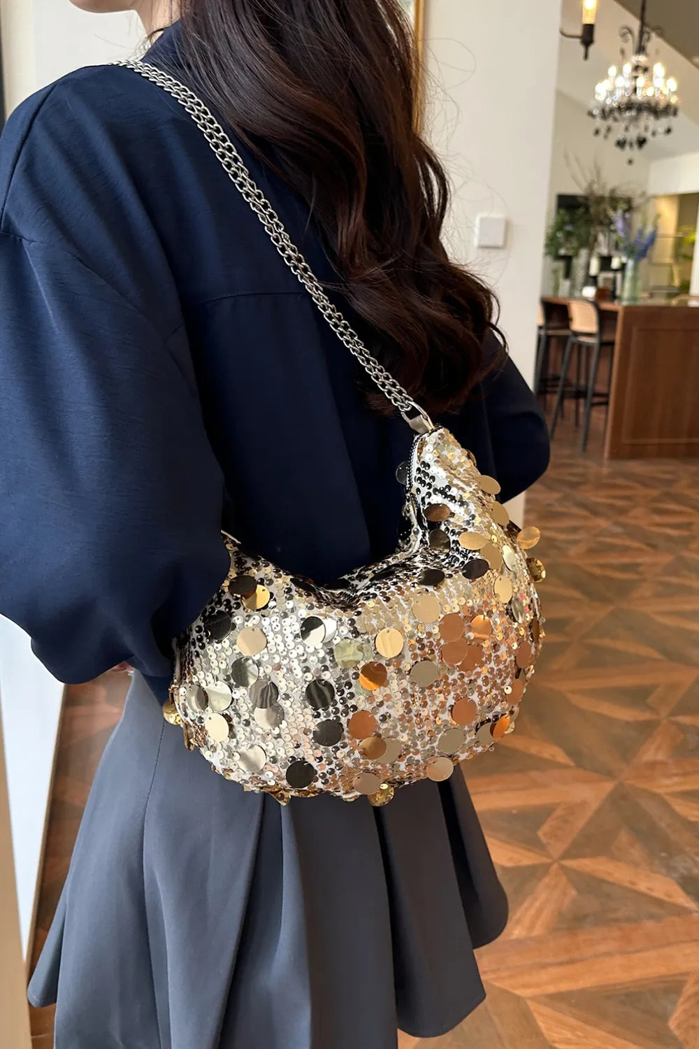 Sequin Chain Crossbody Bag - Adjustable & Stylish - rnwayfashionistacom