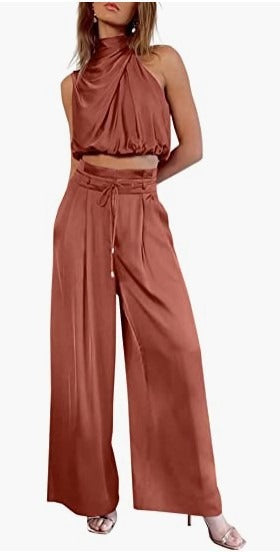 Casual sleeveless top, wide leg pants set - runwayfashionista.com