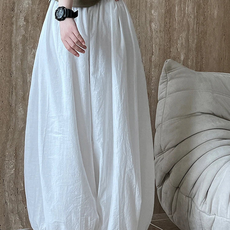 Loose Lantern Pants: Volume and Vogue