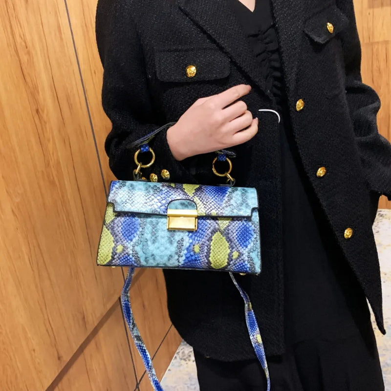 Chic Snakeskin Print PU Leather Crossbody Bag - runwayfashionista.com