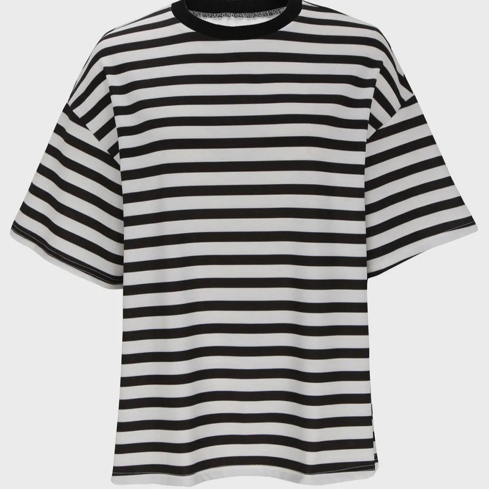 Casual Striped Quarter Sleeve T - Shirt - runwayfashionista.com