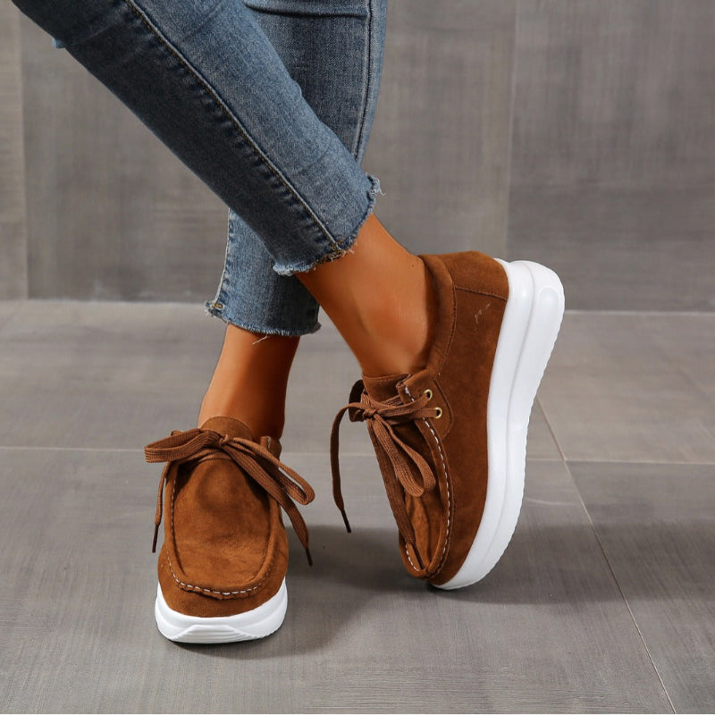 Casual Comfort: Women's Round Toe Lace-Up Mesh Sneakers - runwayfashionista.com