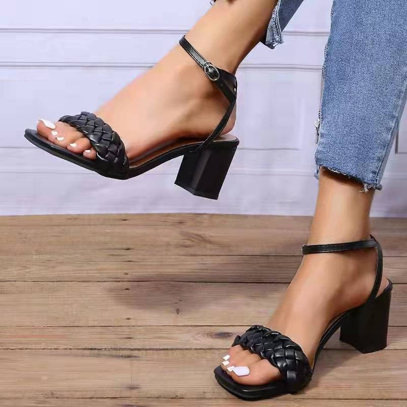 Sandals for Party Prom - runwayfashionista.com