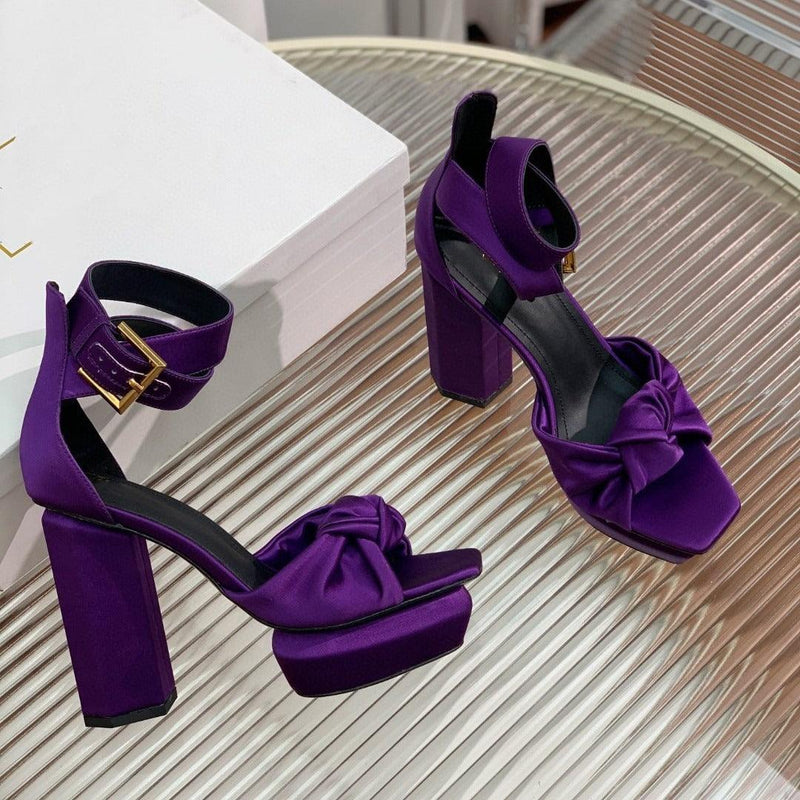 Buckle strap exposed toe sandals - runwayfashionista.com