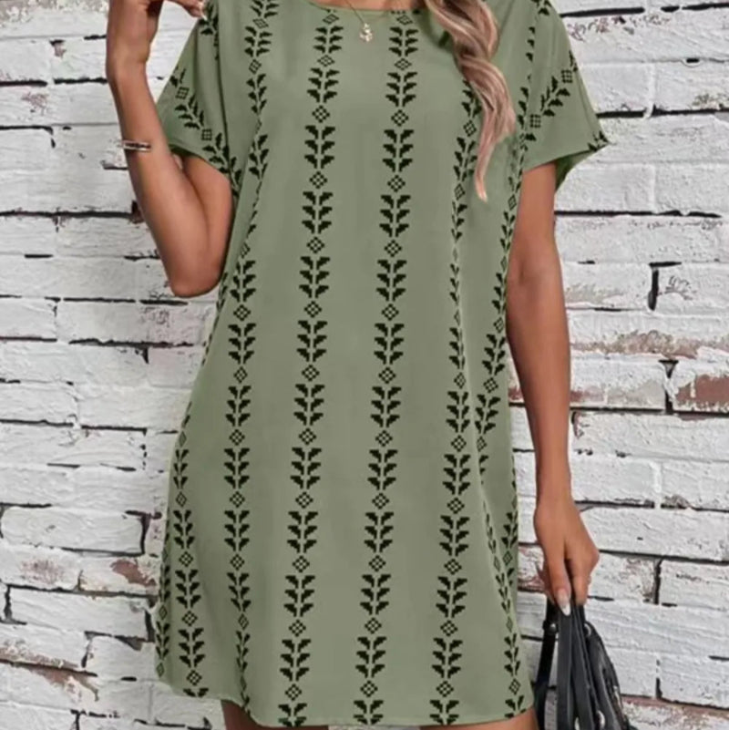 Round Neck Loose Dress - runwayfashionista.com