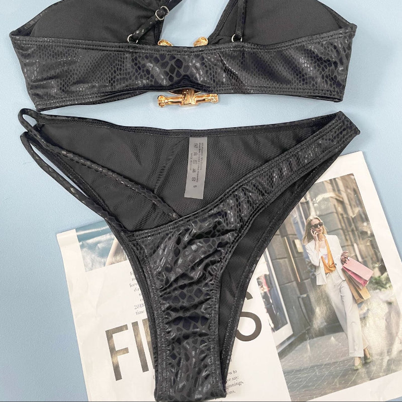 Serpentine Pattern Three Point Bikini - black