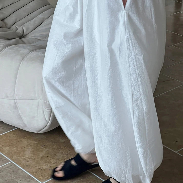 Loose Lantern Pants: Volume and Vogue