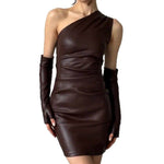 Daring & Stylish: The Curve-Highlighting Dress