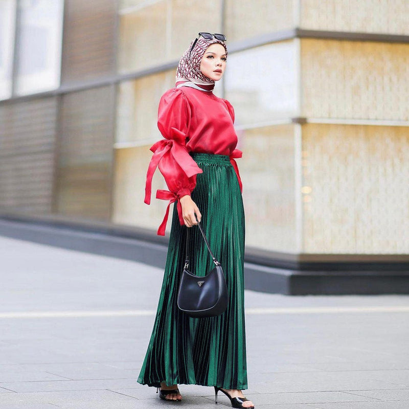 Floor length skirt - runwayfashionista.com