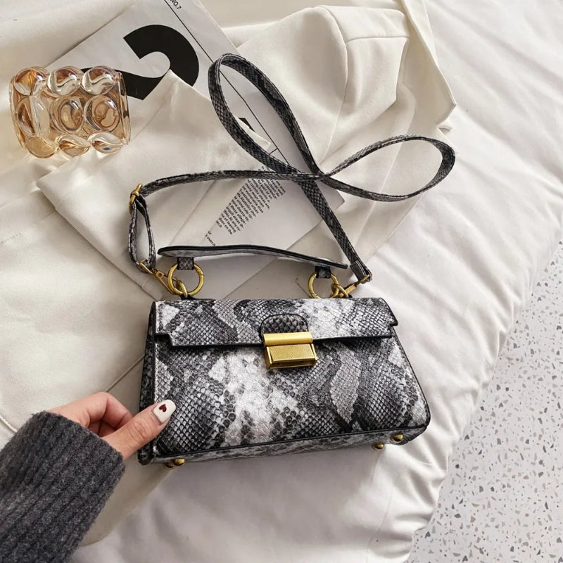 Chic Snakeskin Print PU Leather Crossbody Bag - runwayfashionista.com