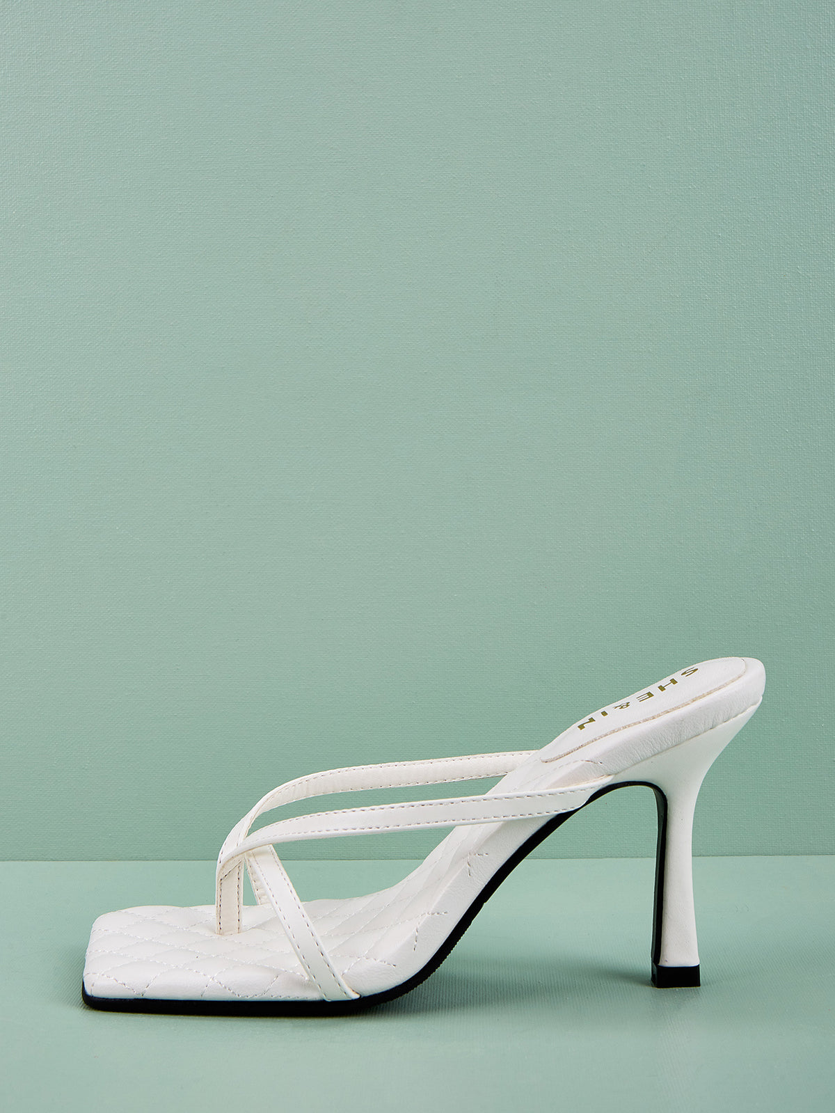 Plus Size Stiletto Heels - runwayfashionista.com