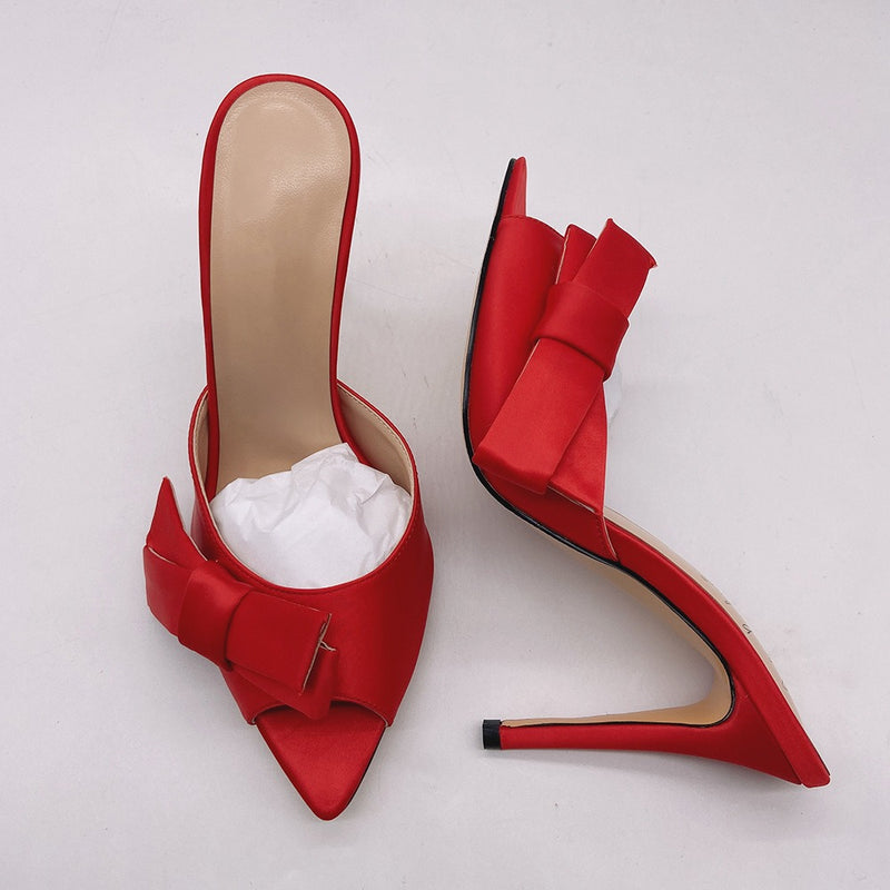 Pointed bow thin high heels 