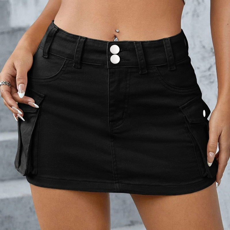 This low waist skirt hugs your hips with a sleek, slim fit that highlights your curves confidently.