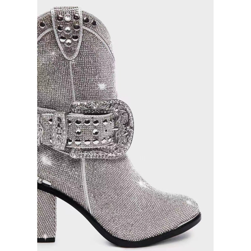 Belt buckle thick heel fashion boots - runwayfashionista.com