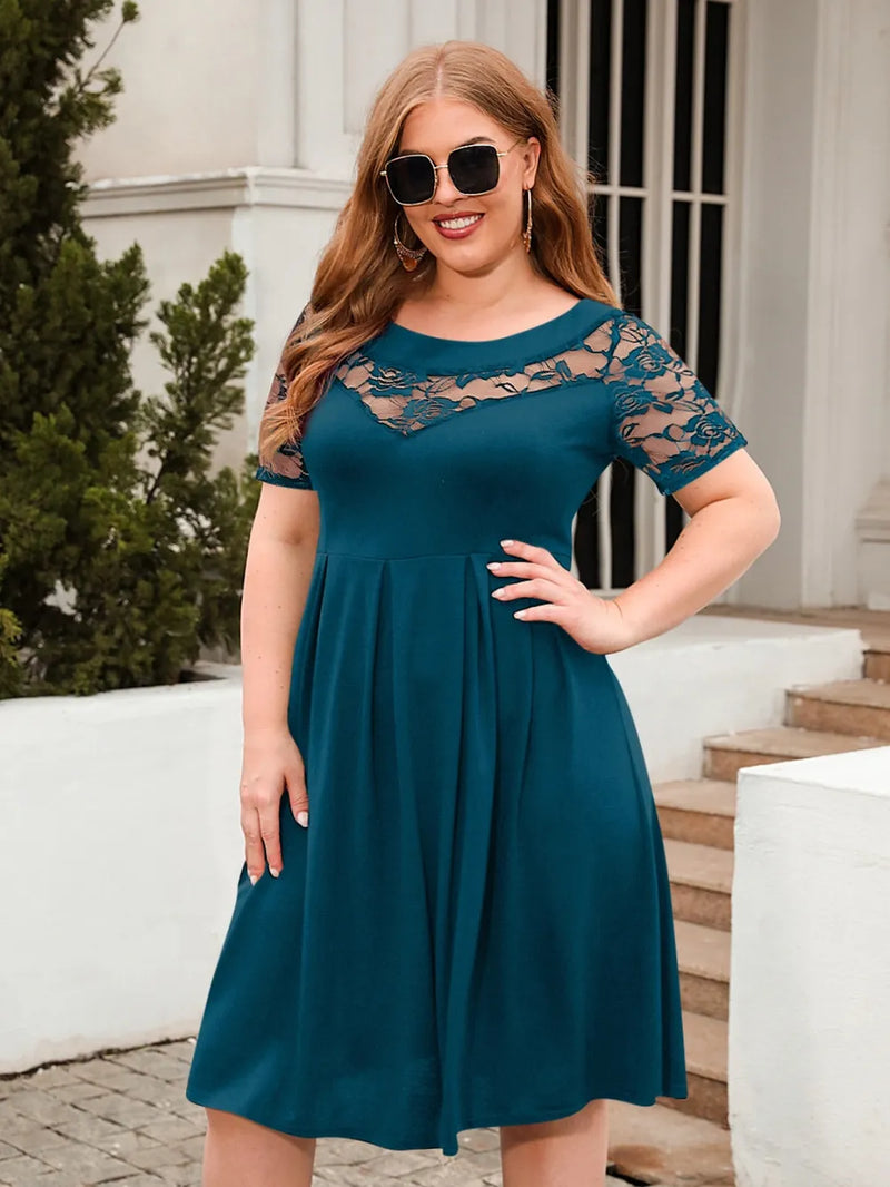 Geometric Chic: Your New Favorite Plus Size Midi Dress!