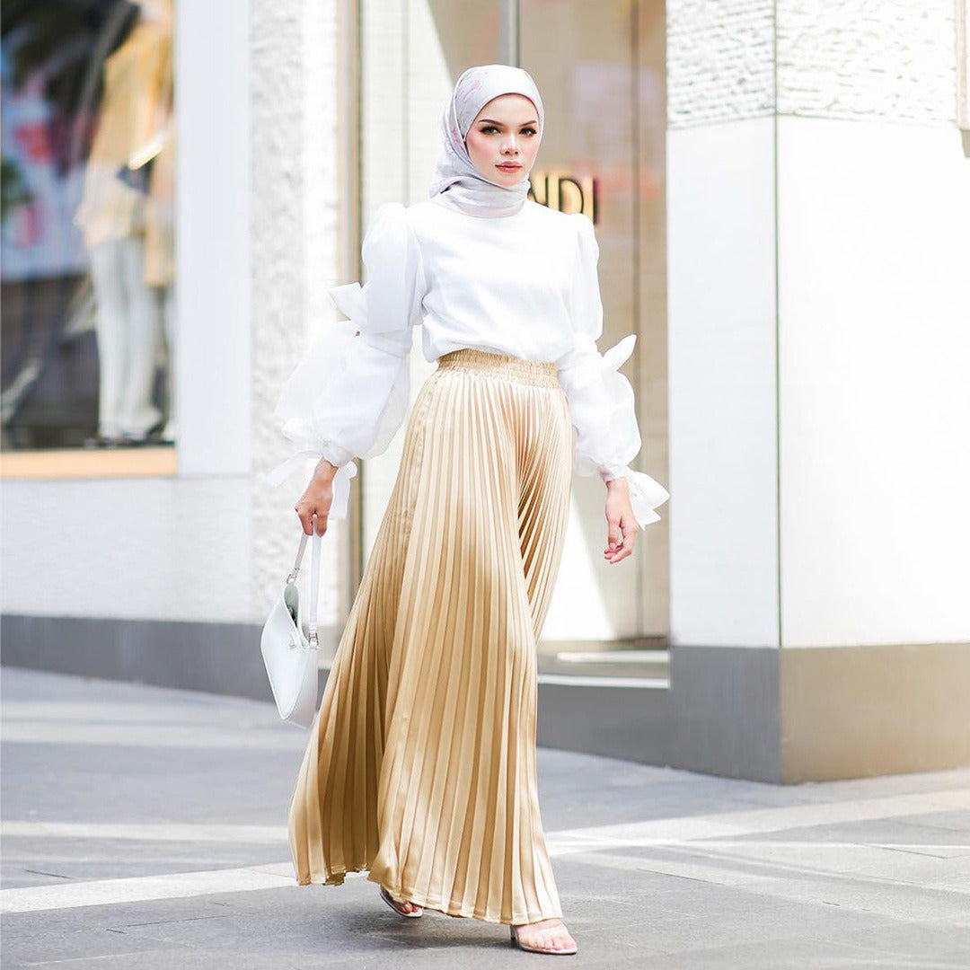 Floor length skirt - runwayfashionista.com